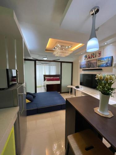 Honey's Elysees Condotel - Davao