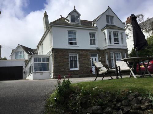 Borthalan Hotel - Guest House