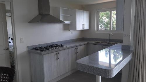 Amal Villa - Luxury 2 Bed, 2 Bath Apartment with Panoramic Ocean Views, Peaceful, Private Beach