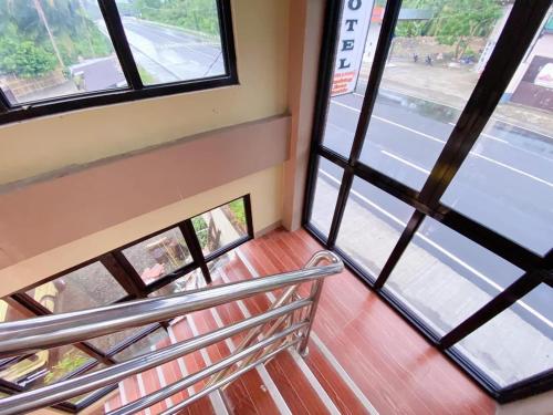 Red Palm Inn balcony room with Netflix