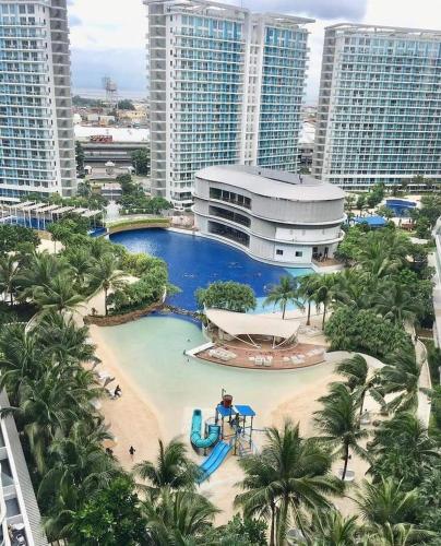 Manila Urban Resort at Azure