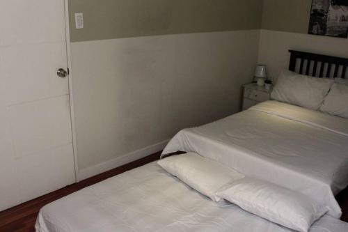 A2J BGC Luxury 2BR Loft Near Burgos Circle & Malls