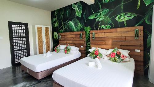 Fox & Firefly Cottages