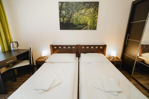 Leone Penzion & Restaurant