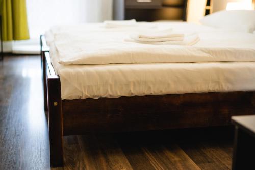 Leone Penzion & Restaurant