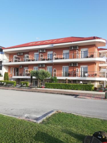 Denis Studios And Apartments