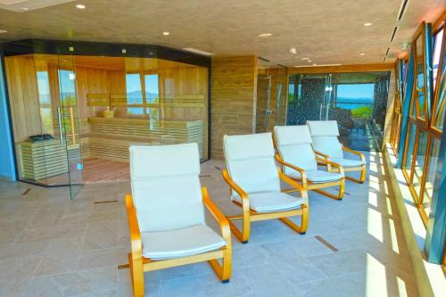 Paradise Hotel
