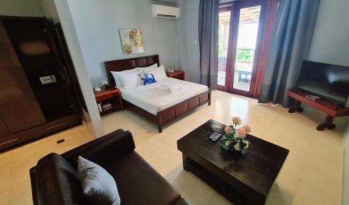 Reef Beach Resort