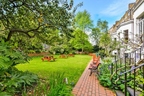 Lee Abbey London