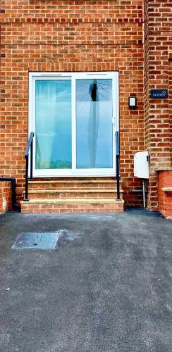 Harbour Top Studio - with parking