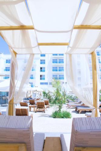 Kapetanios Bay Hotel