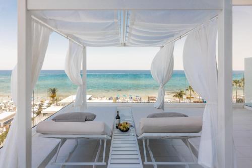 Flamingo Paradise Beach Hotel