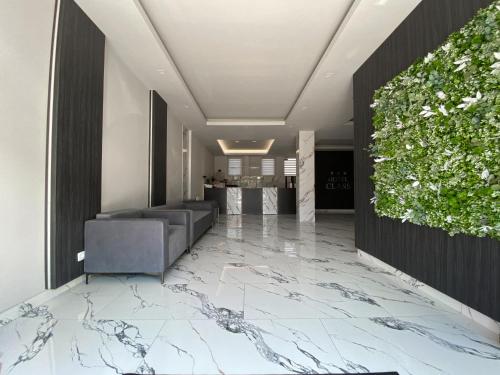 Class Hotel