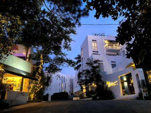 The Greek Pod - Private Staycation Pod in La Bella Tagaytay