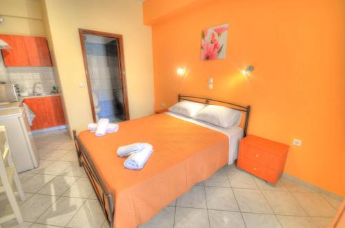 Mermaid Pool Studios and Bar