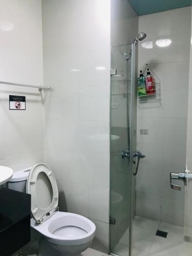 Del's Condotel across NAIA Terminal 3