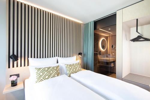 4K Hotel