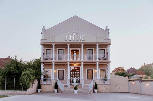 Casa Antic