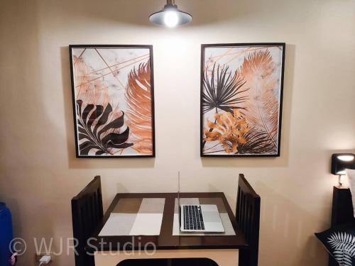 Queen Bed Deluxe- Contemporary Style