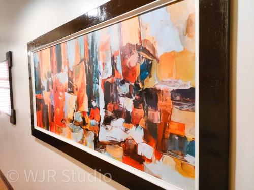 Queen Bed Deluxe- Contemporary Style