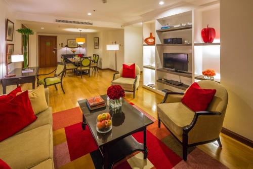 Discovery Suites