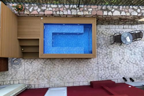 SEMIRAMIS SUITES with pool