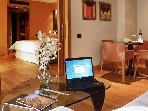 Alexander Beach Hotel & Convention Centre