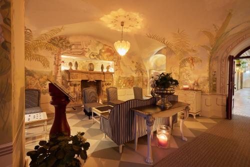 The Leo Grand Hotel