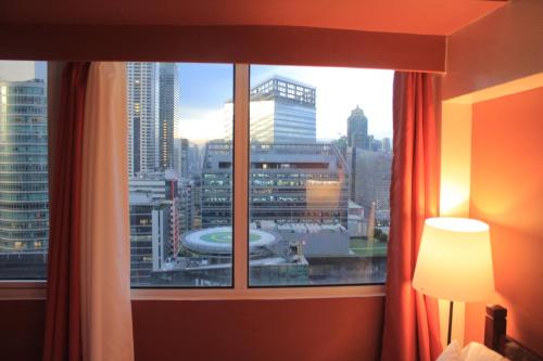 A2J BGC Luxury 2BR Loft Near Burgos Circle, Malls