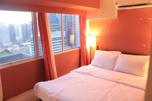 A2J BGC Luxury 2BR Loft Near Burgos Circle, Malls