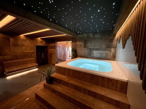 Strachan Family Jasná