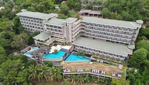 Zuri Resort