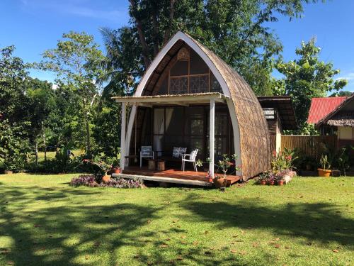 The Cabins At LVF