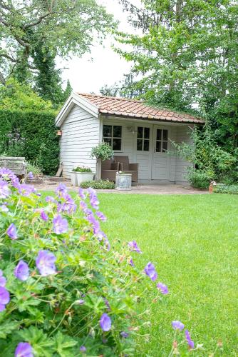 B&B Jonas Home