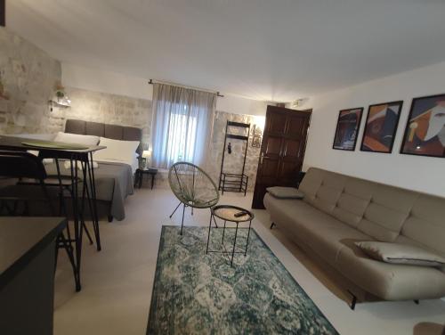 Carol Rooms Guesthouse