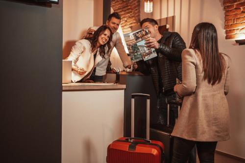 Gentry11 Rooms And More