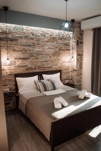 To Petrino (VIlla Markos)