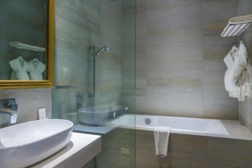 Camp Netanya Resort & Spa