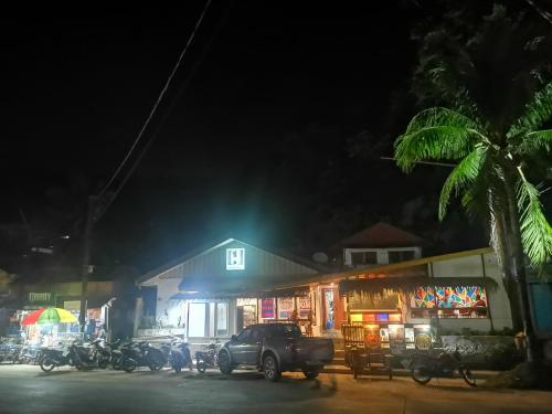 Amos Hostel