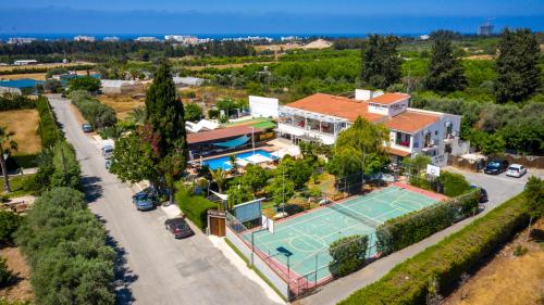 Fitos Inn Guest House