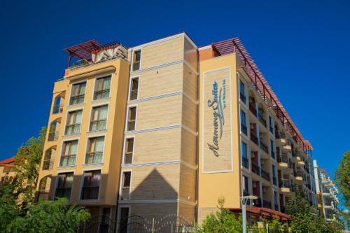 Apartcomplex Harmony Suites