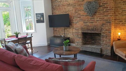 Beautiful Garden Apartment in Leafy St Leonards 5 Mins to Beach