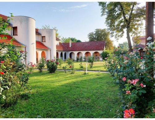 Marton Villa