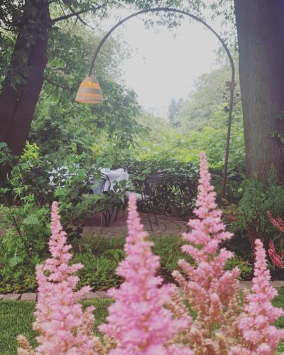 Hotel Au Nom De Dieu