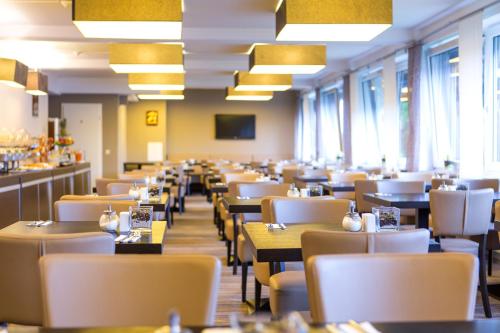 Zi Hotel & Lounge