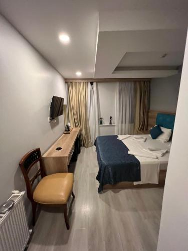 Destinia Pera Suites