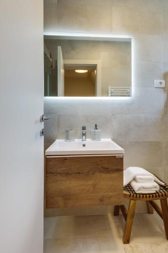 Grand Lakes Rooms