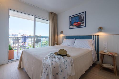 Ancora La Siesta Apartments