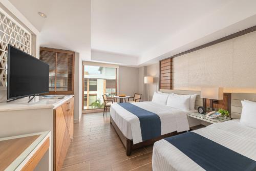 Henann Crystal Sands Resort