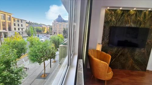 Main square 5 star luxury apartment with view